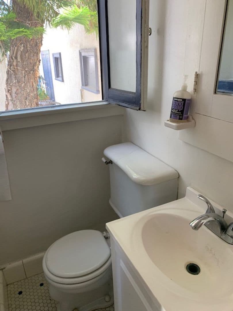 South Pasadena Apartment: 1415 Bank  Street