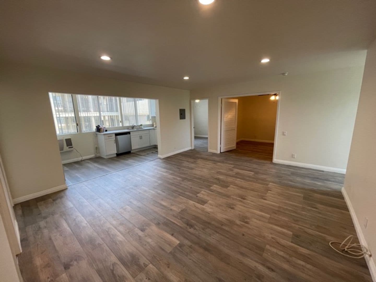 Pasadena Apartment: 160 S Michgan Ave.