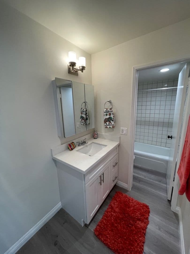 Pasadena Apartment: 160 S Michgan Ave.