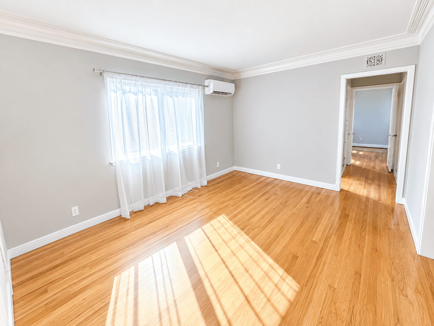 Montrose Apartment: 2318  Mira Vista Ave.