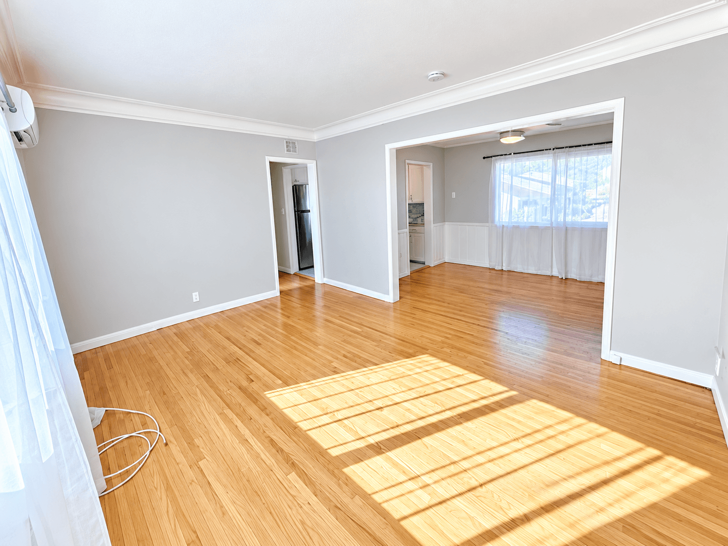 Montrose Apartment: 2318  Mira Vista Ave.