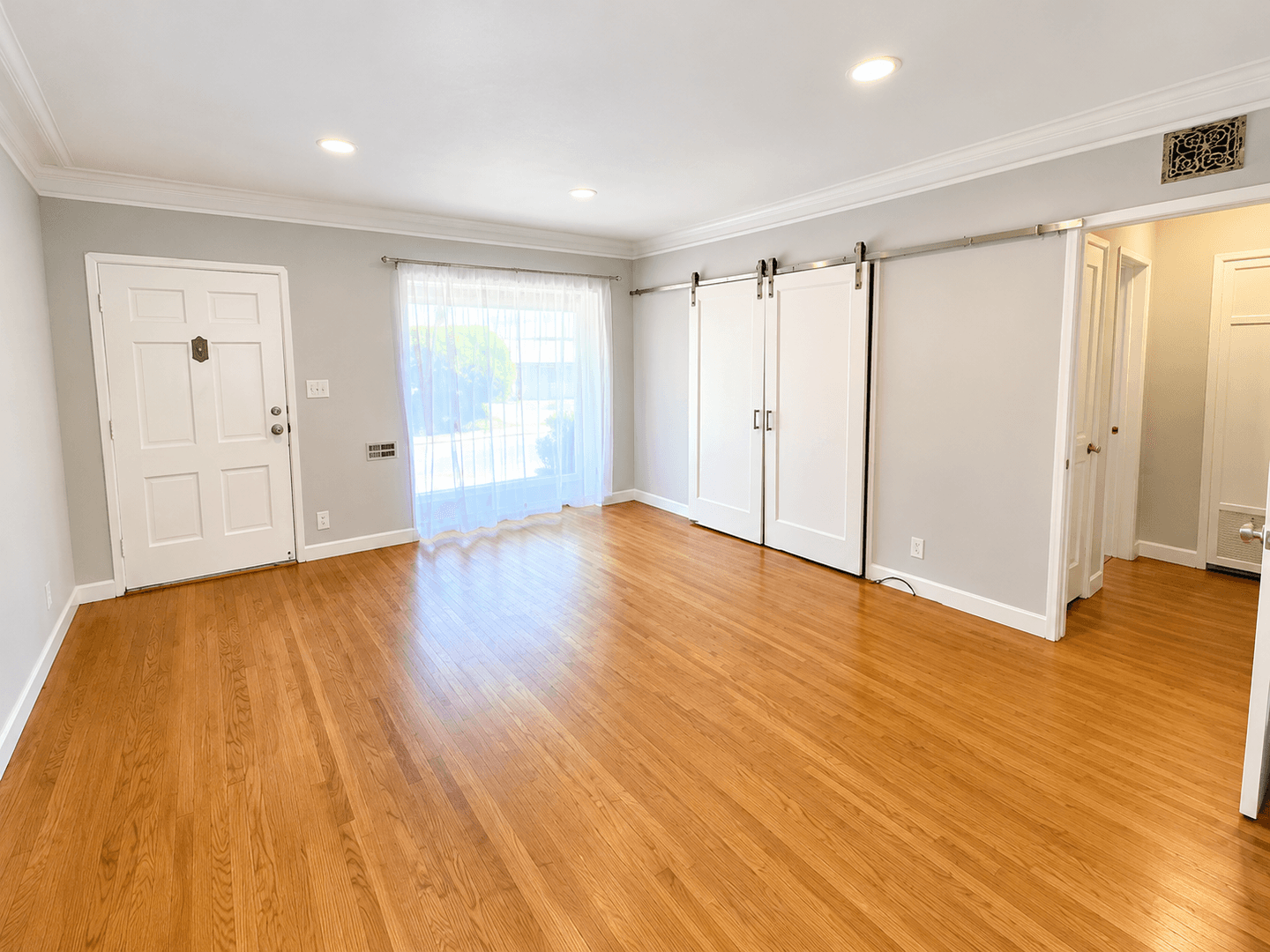 Montrose Apartment: 2318  Mira Vista Ave.
