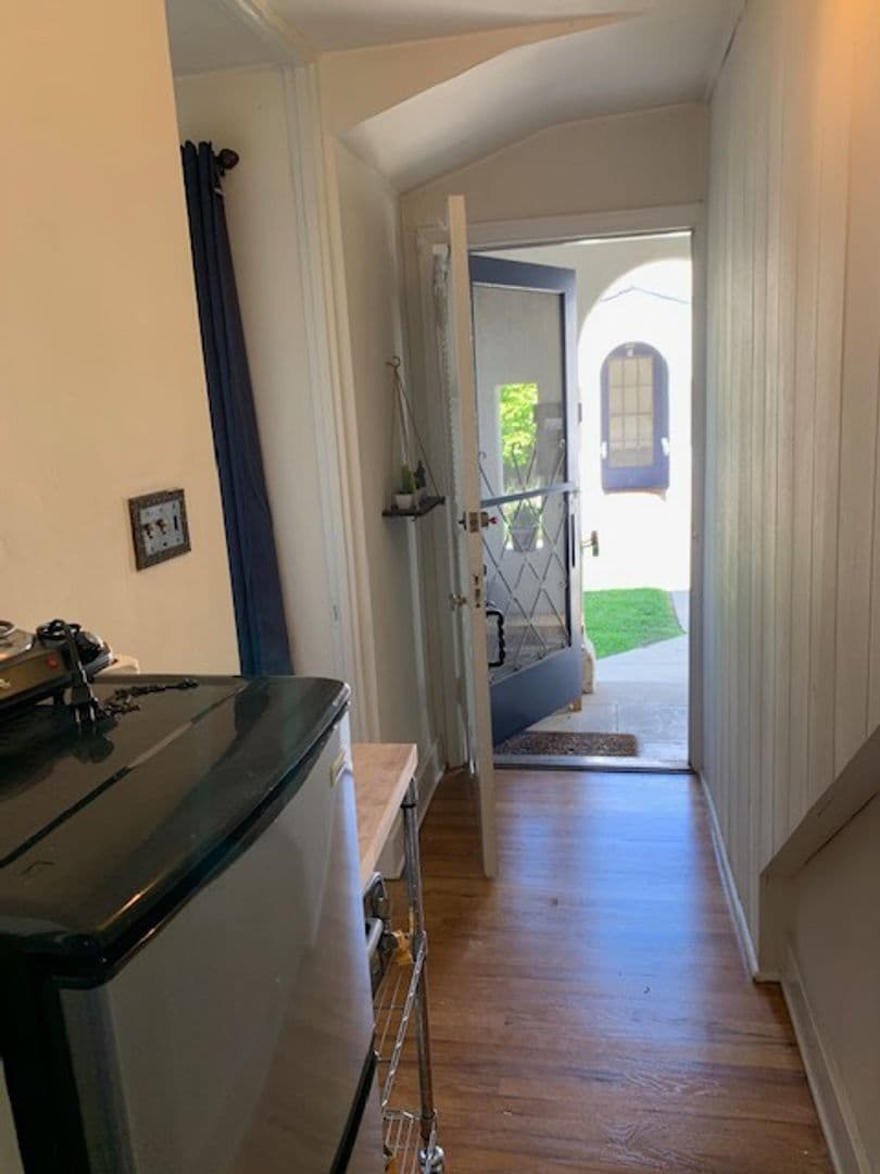 South Pasadena Apartment: 1415 Bank  Street