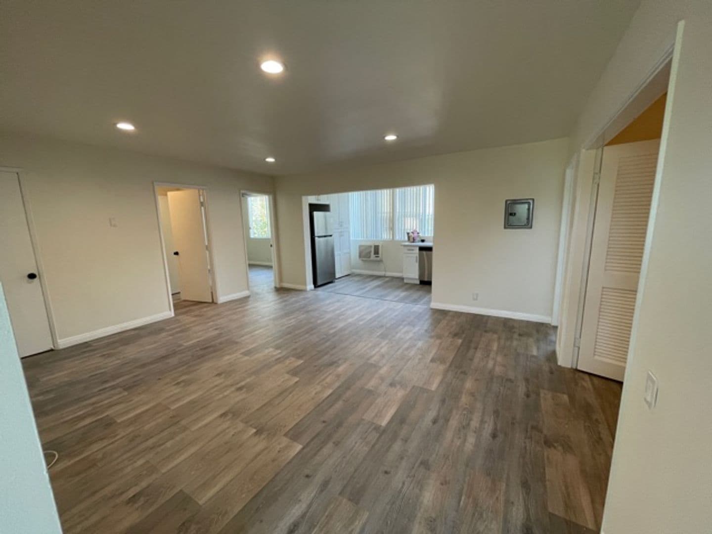 Pasadena Apartment: 160 S Michgan Ave.