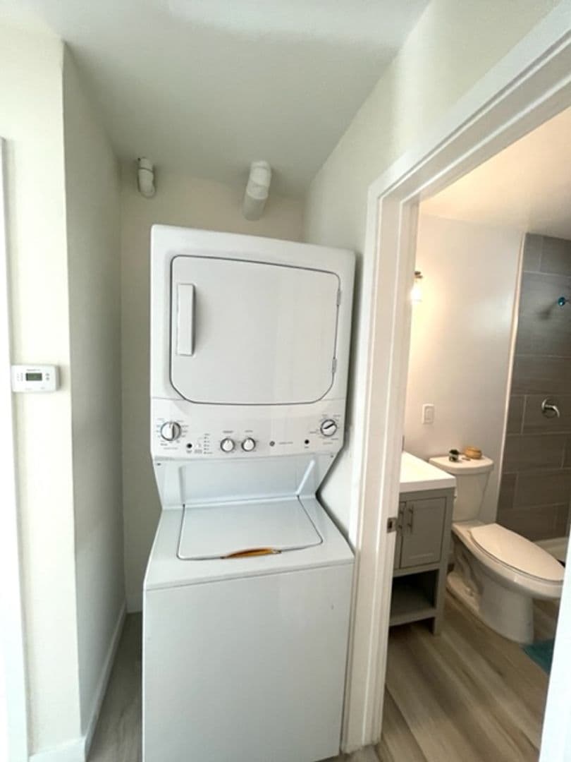 Pasadena Apartment: 1518 El Sereno Ave