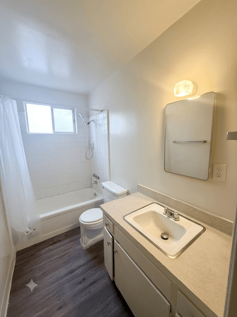 Monrovia Apartment: 714 W Foothill Blvd.