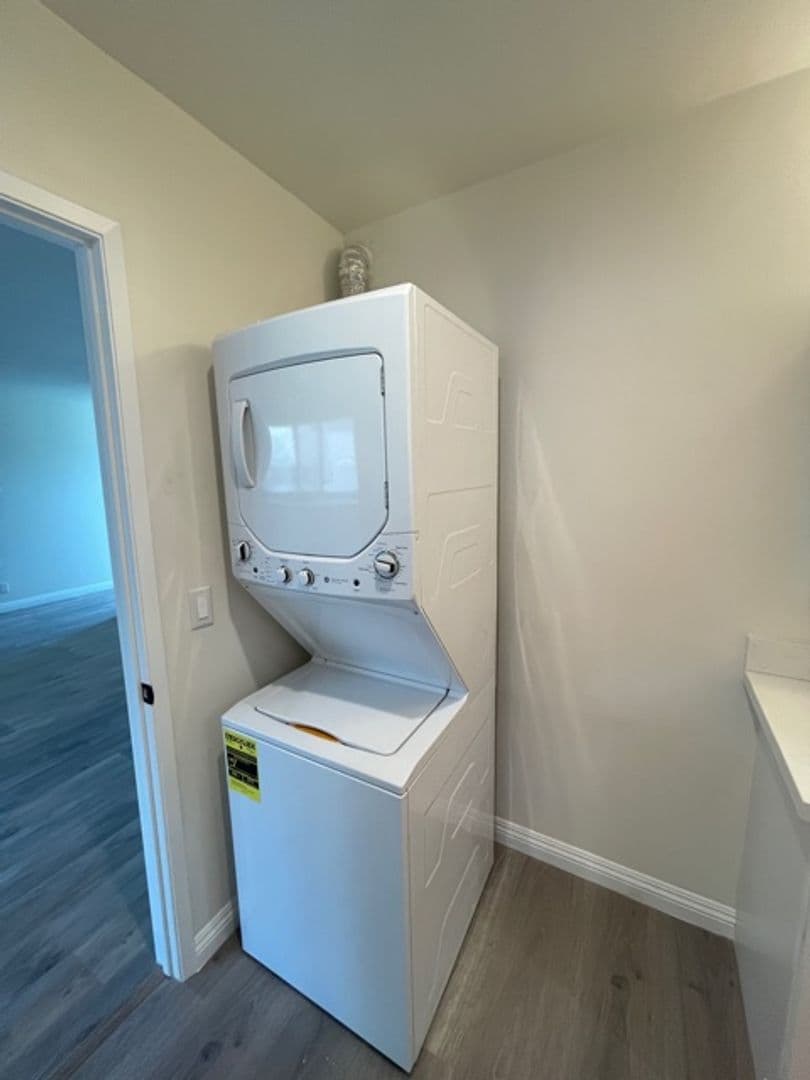 Pasadena Apartment: 160 S Michgan Ave.