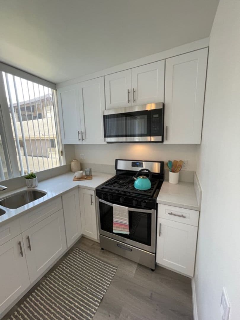 Pasadena Apartment: 160 S Michgan Ave.