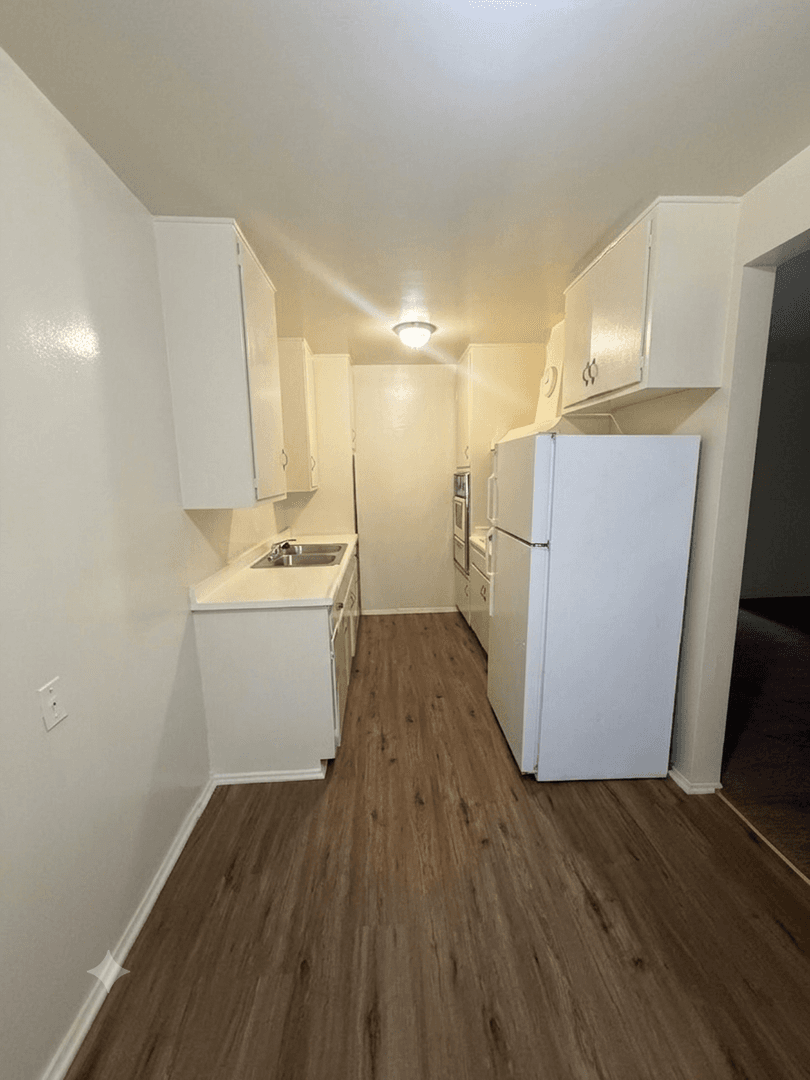 Monrovia Apartment: 714 W Foothill Blvd.