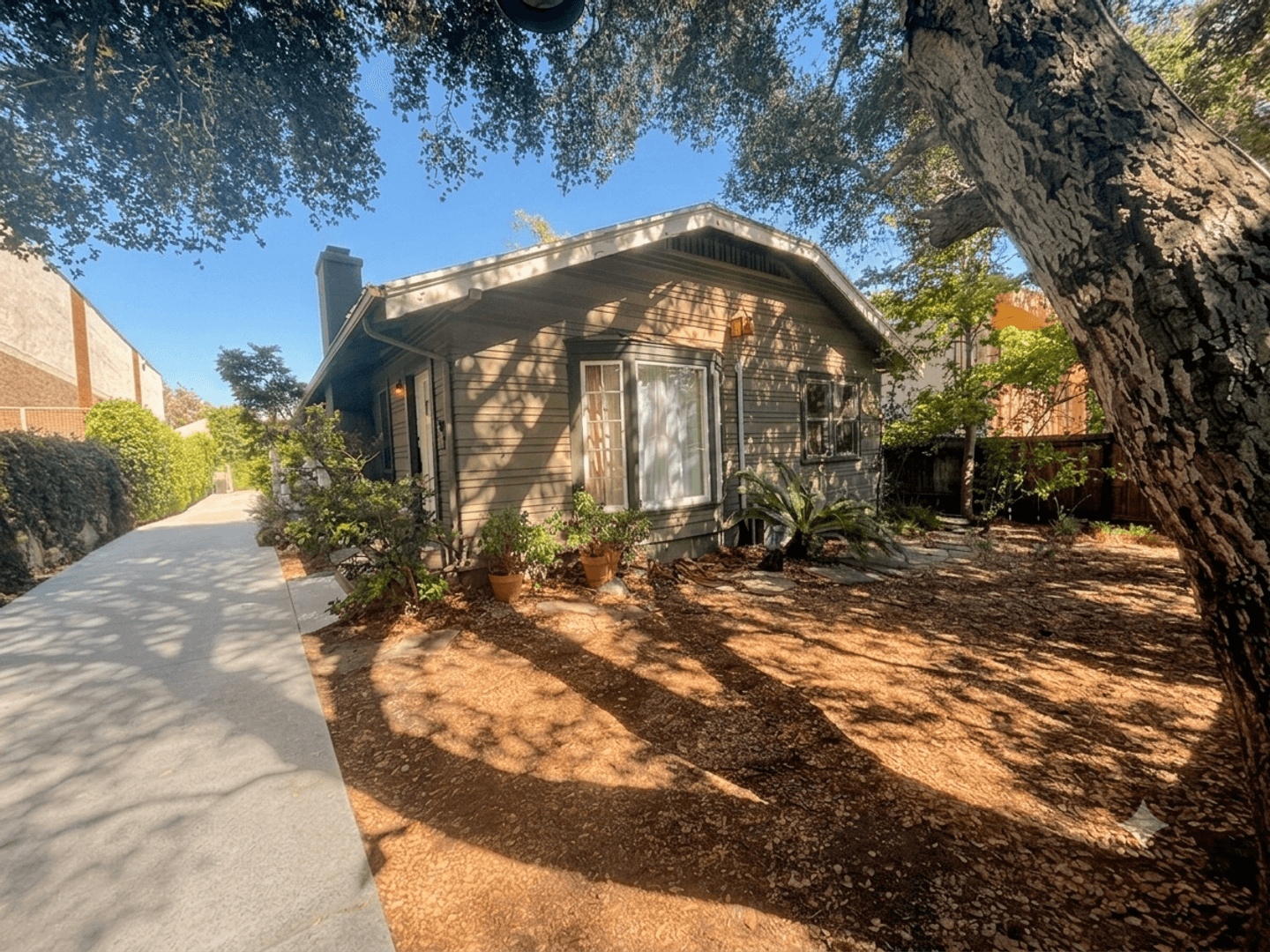 Pasadena Apartment: 1278 N Hudson Ave
