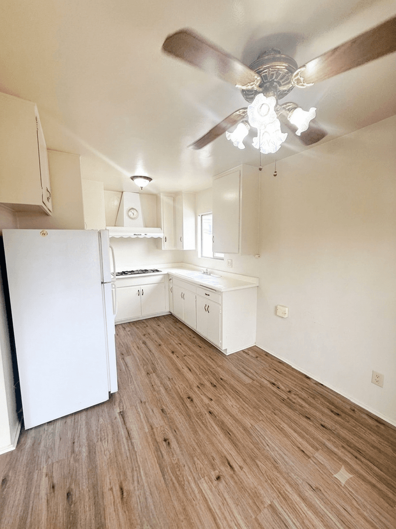 Monrovia Apartment: 714 W Foothill Blvd.