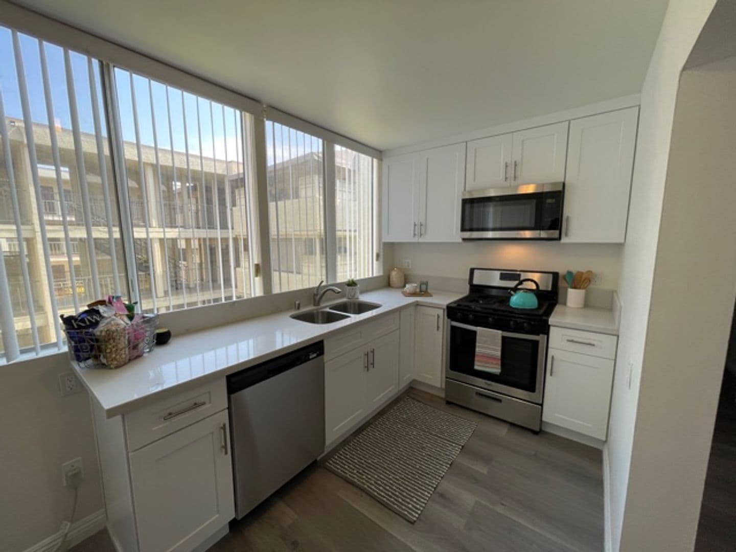 Pasadena Apartment: 160 S Michgan Ave.