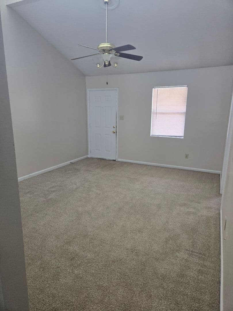 Warner Robins Apartment: 101 Woodcrest Circle