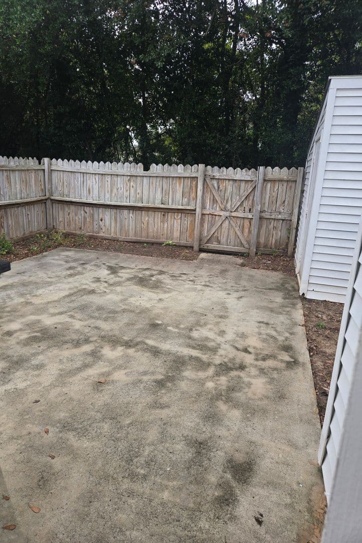 Warner Robins Apartment: 101 Woodcrest Circle