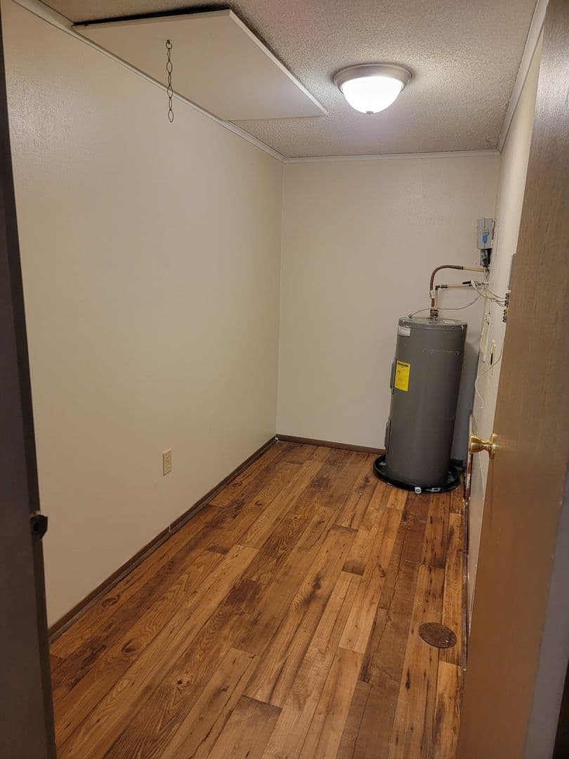 Warner Robins Apartment: 101 Woodcrest Circle