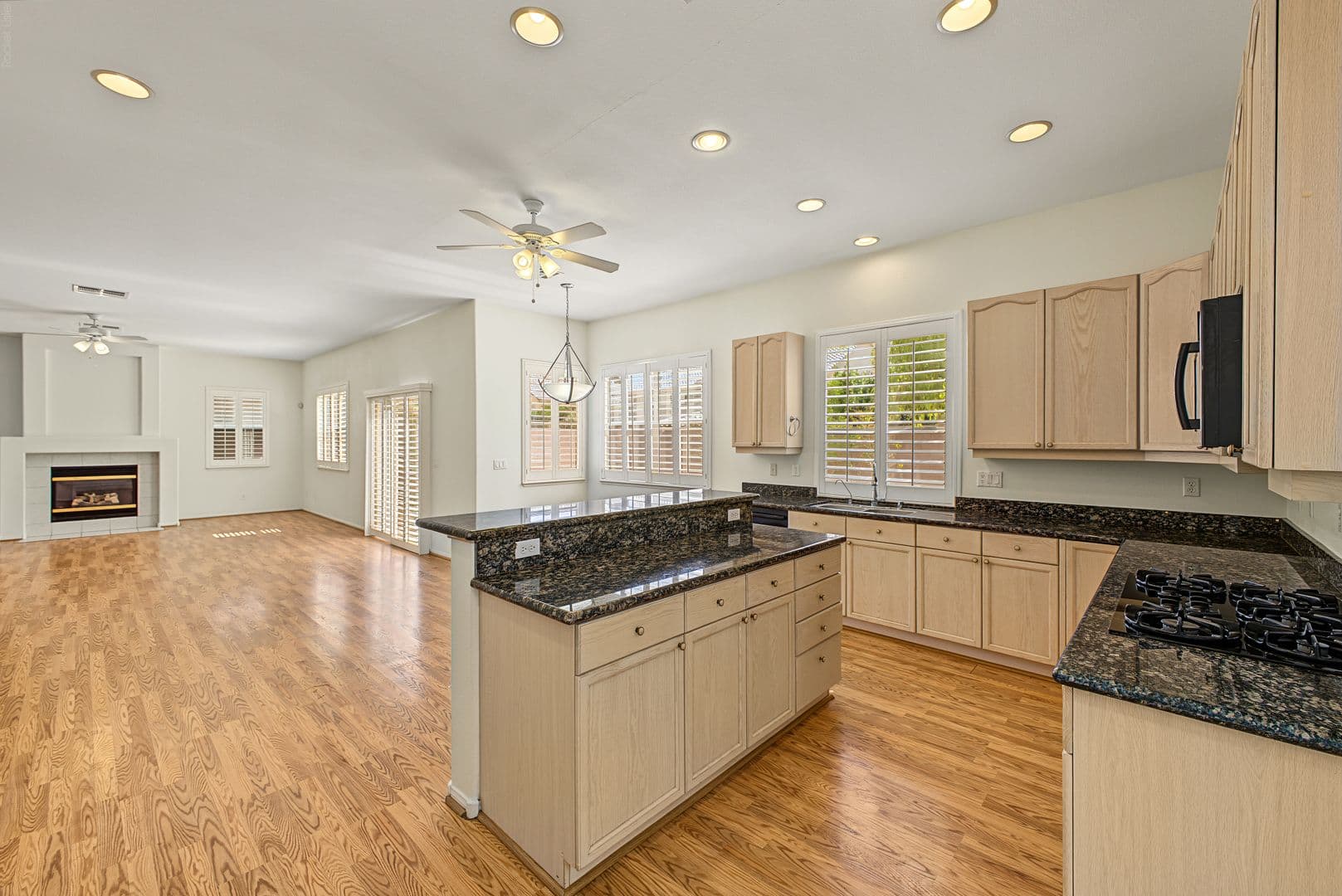 LAS VEGAS House: 6125 MARKLEHAM
