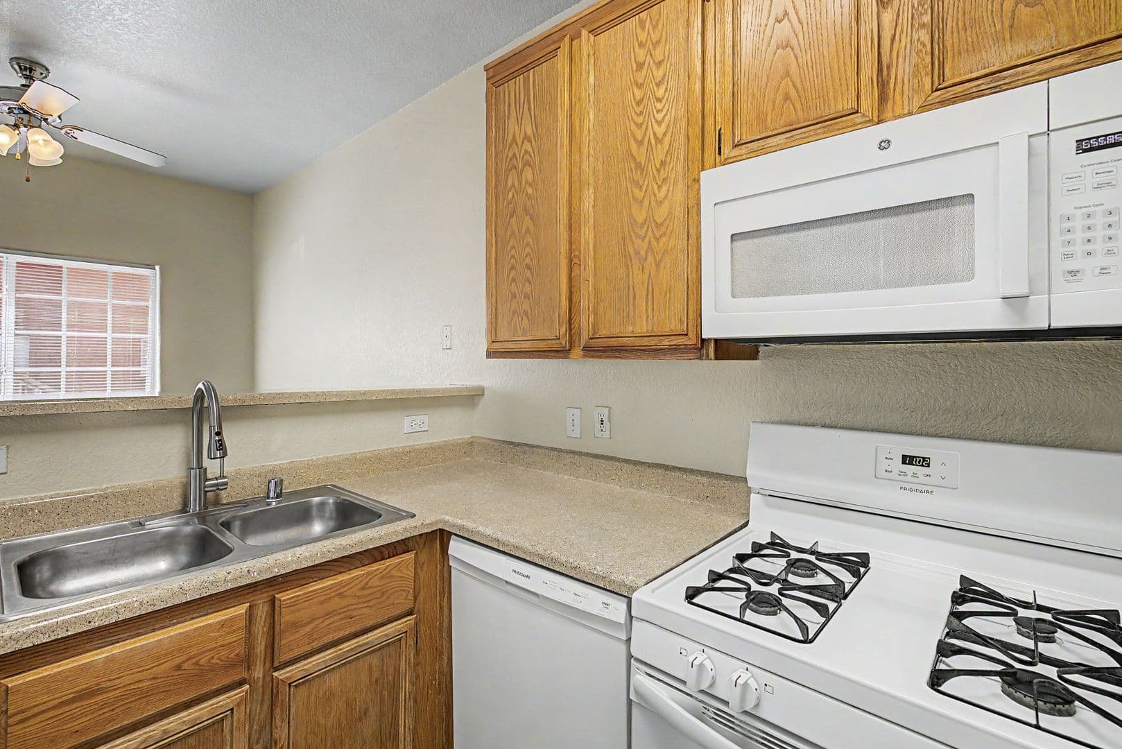 LAS VEGAS House: 4730 E CRAIG RD BLDG #16 UNIT #1091
