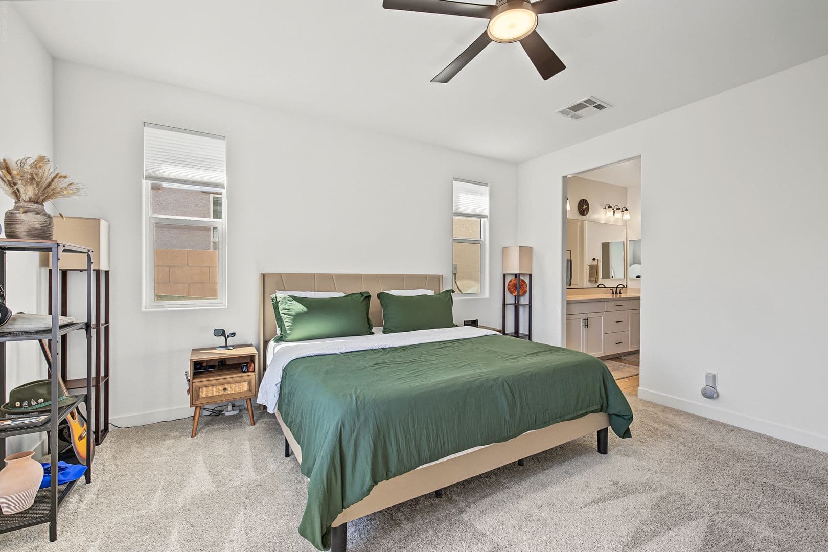 NORTH LAS VEGAS House: 957 HUNTER SHORE AVE