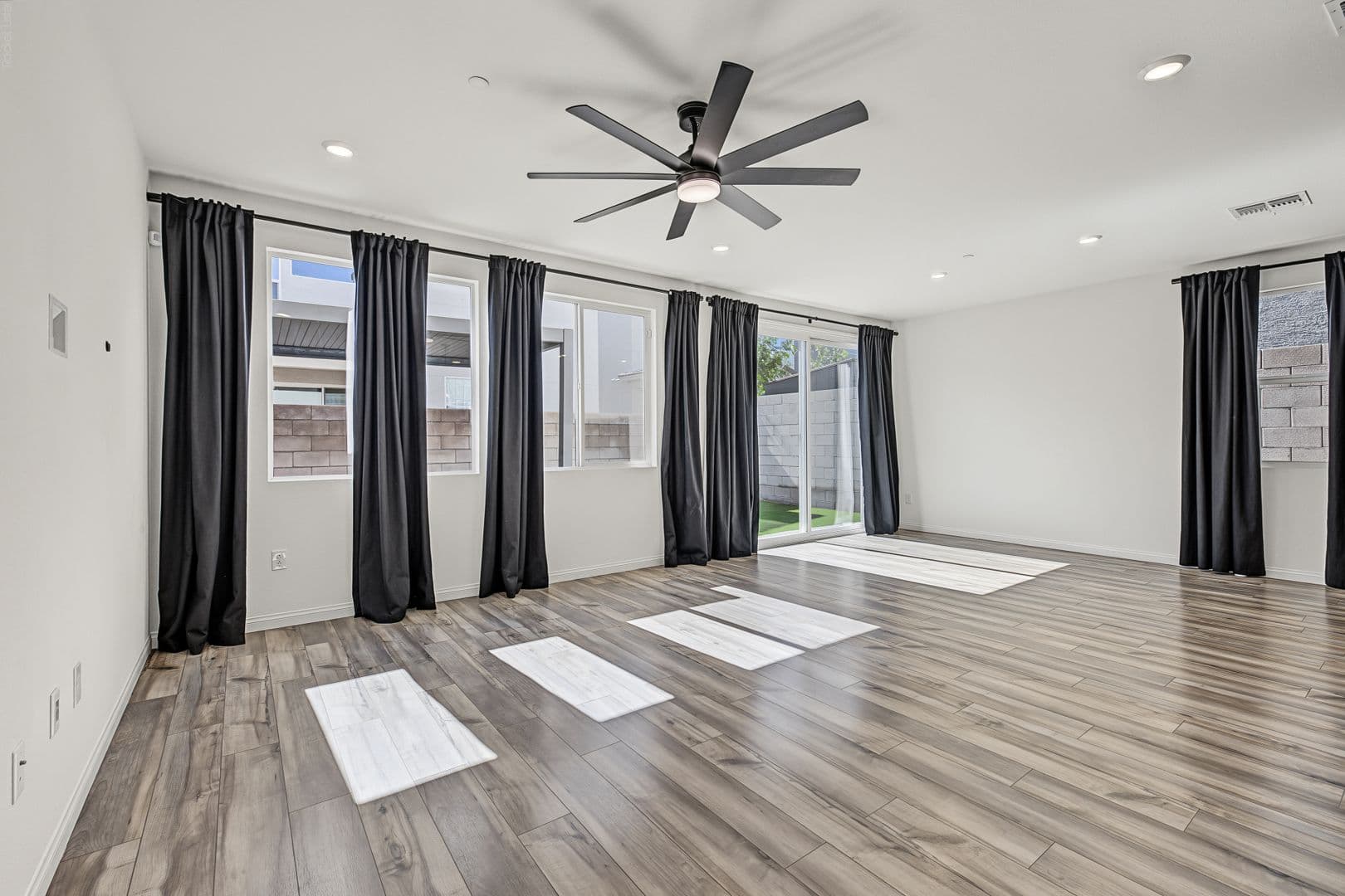 Las Vegas House: 10207 Canyon Mantle St