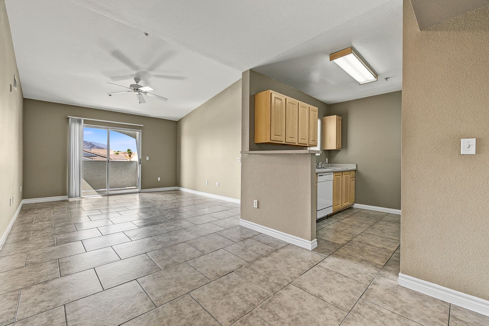 LAS VEGAS House: 6955 N DURANGO #3082