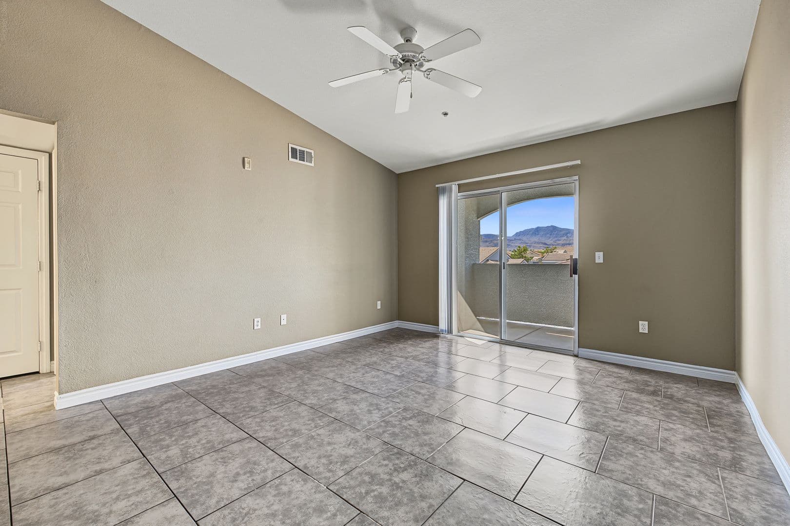 LAS VEGAS House: 6955 N DURANGO #3082