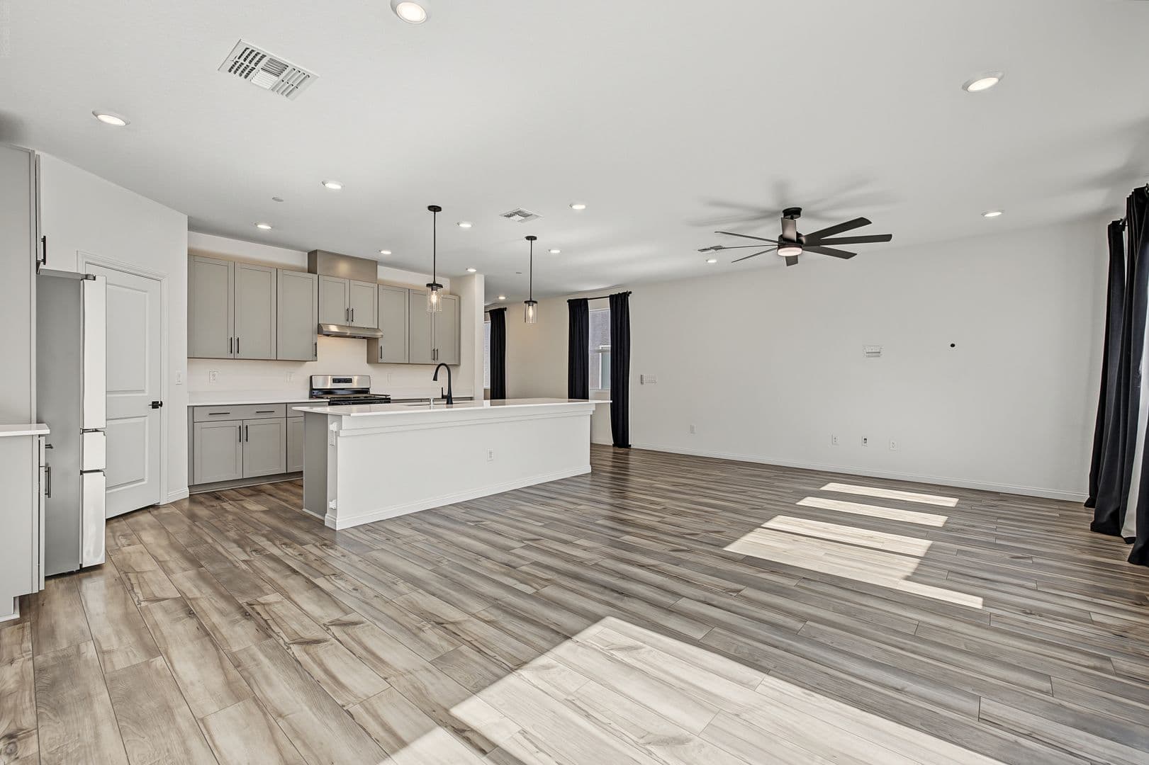 Las Vegas House: 10207 Canyon Mantle St