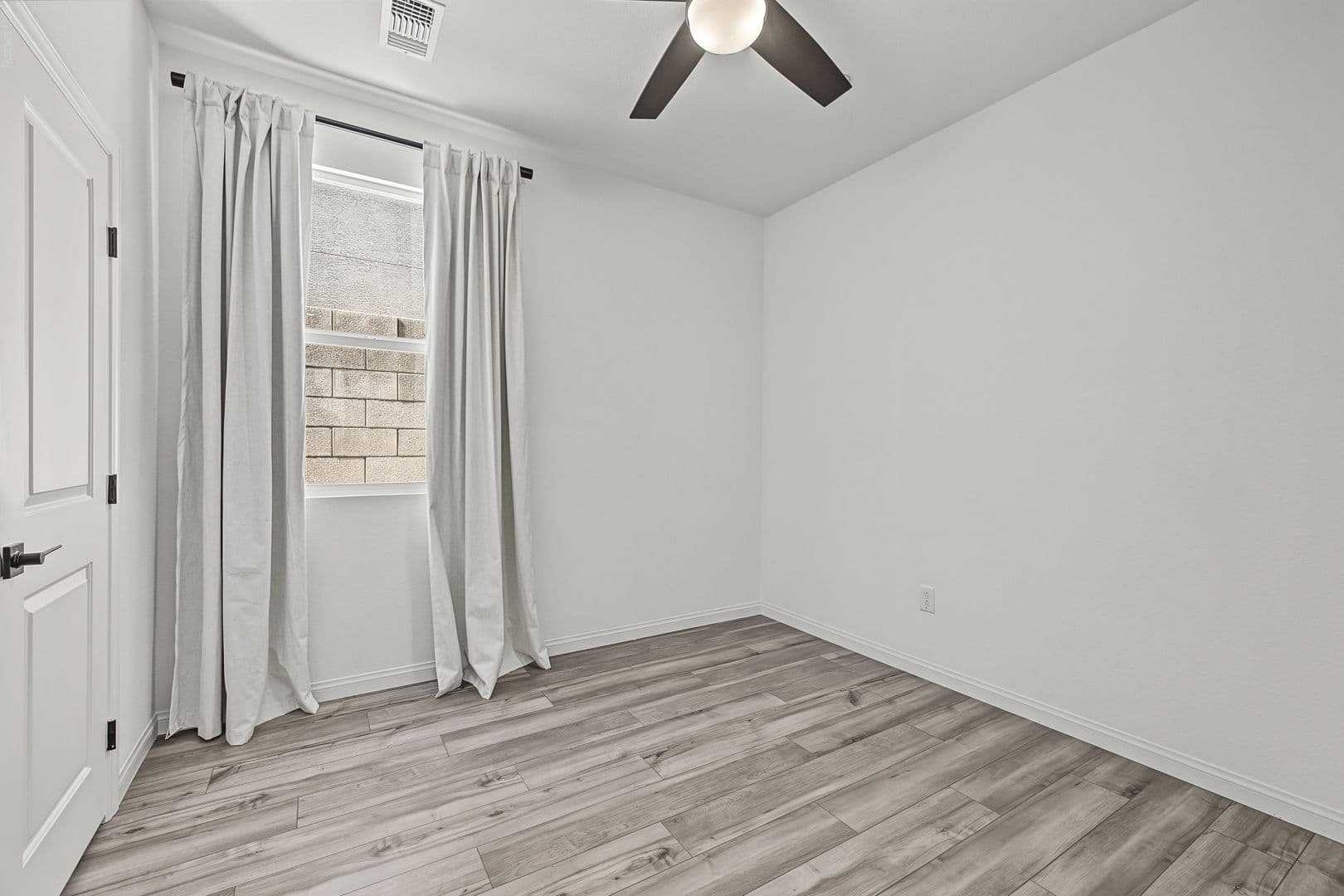 Las Vegas House: 10207 Canyon Mantle St