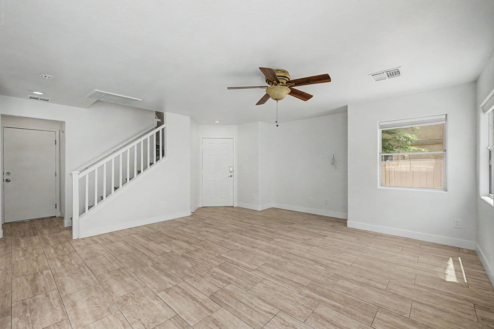 LAS VEGAS House: 8168 NEW LEAF AVE