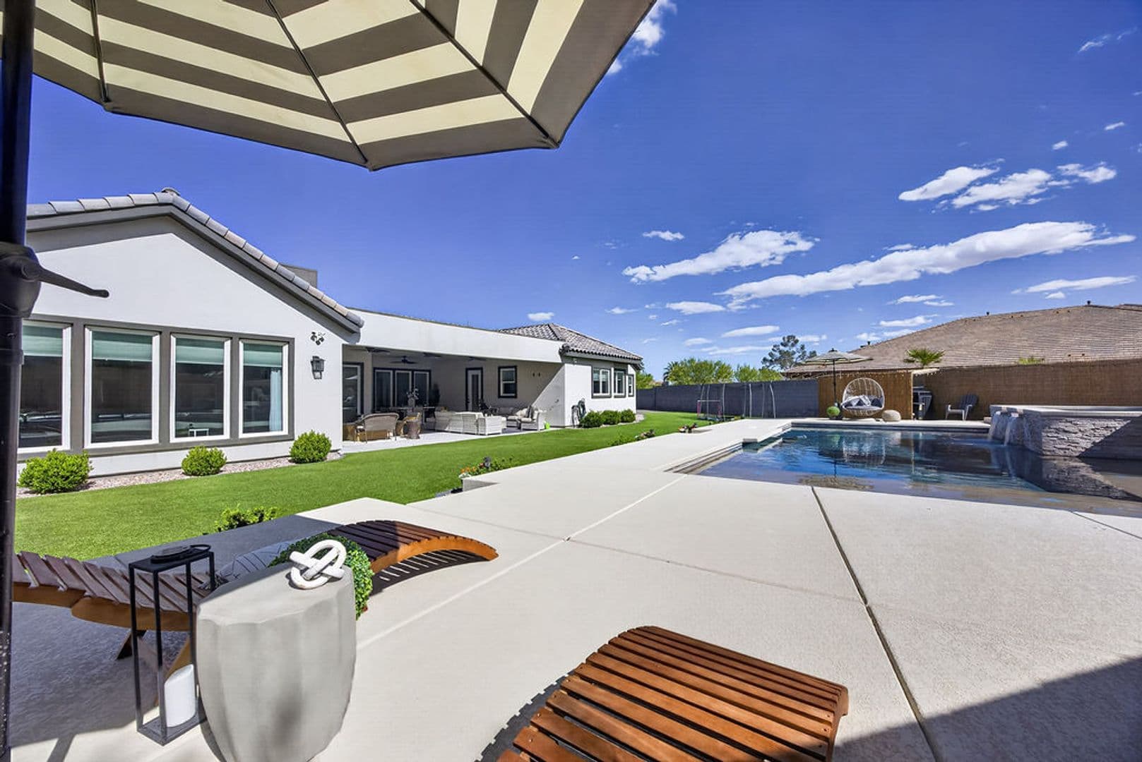 Las Vegas House: 5865 Egan Crest Dr