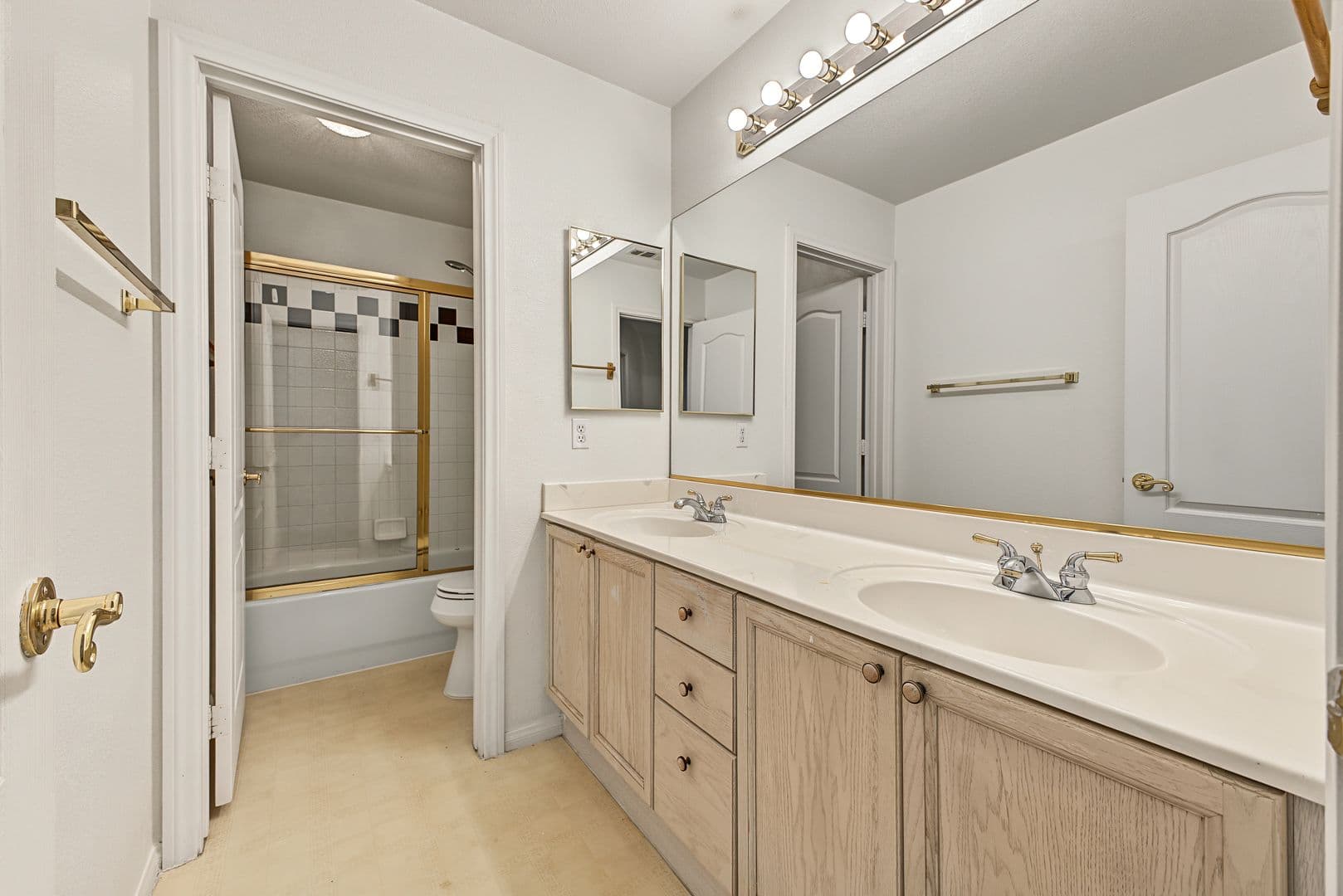 LAS VEGAS House: 6125 MARKLEHAM