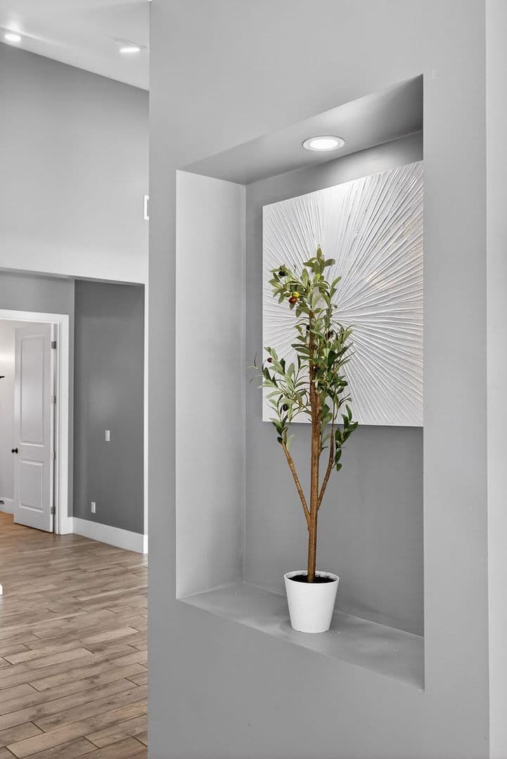 Las Vegas House: 5865 Egan Crest Dr