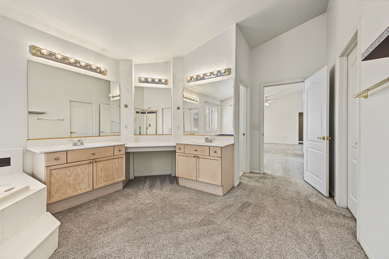 LAS VEGAS House: 6125 MARKLEHAM