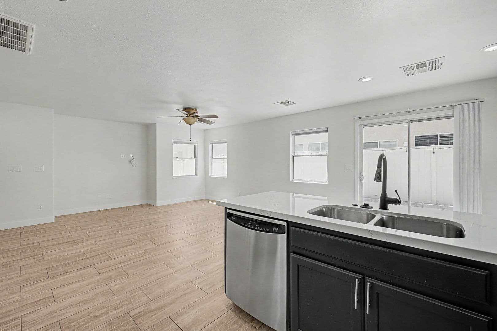 LAS VEGAS House: 8168 NEW LEAF AVE