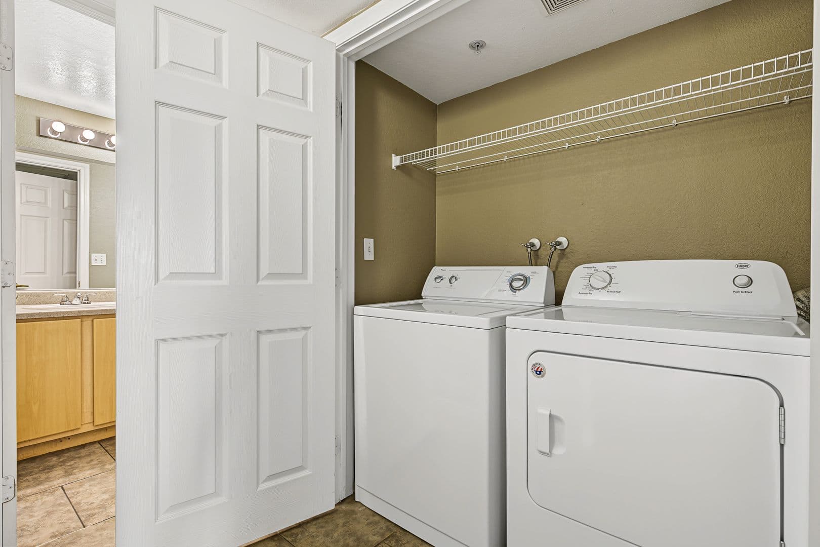 LAS VEGAS House: 6955 N DURANGO #3082