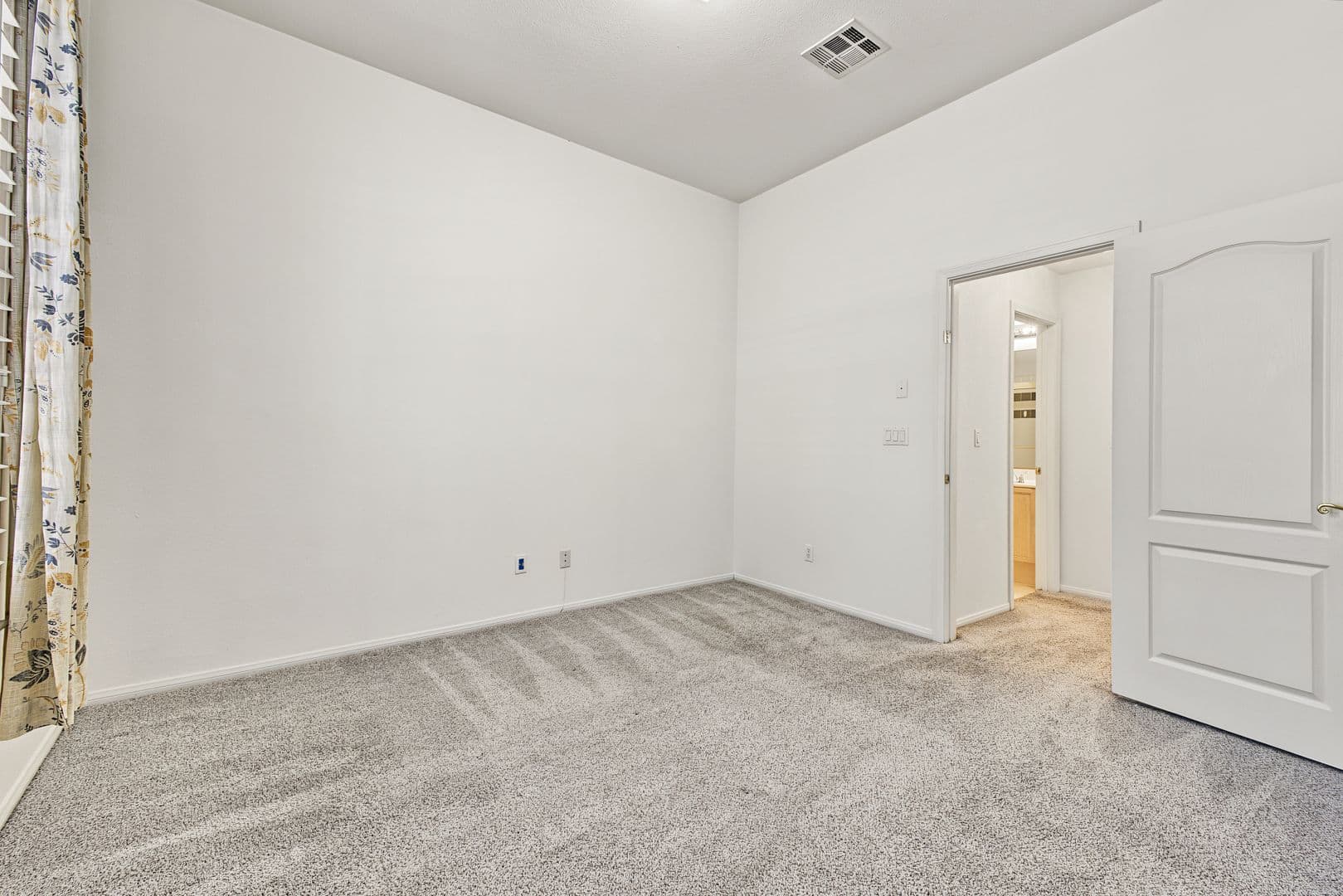 LAS VEGAS House: 6125 MARKLEHAM