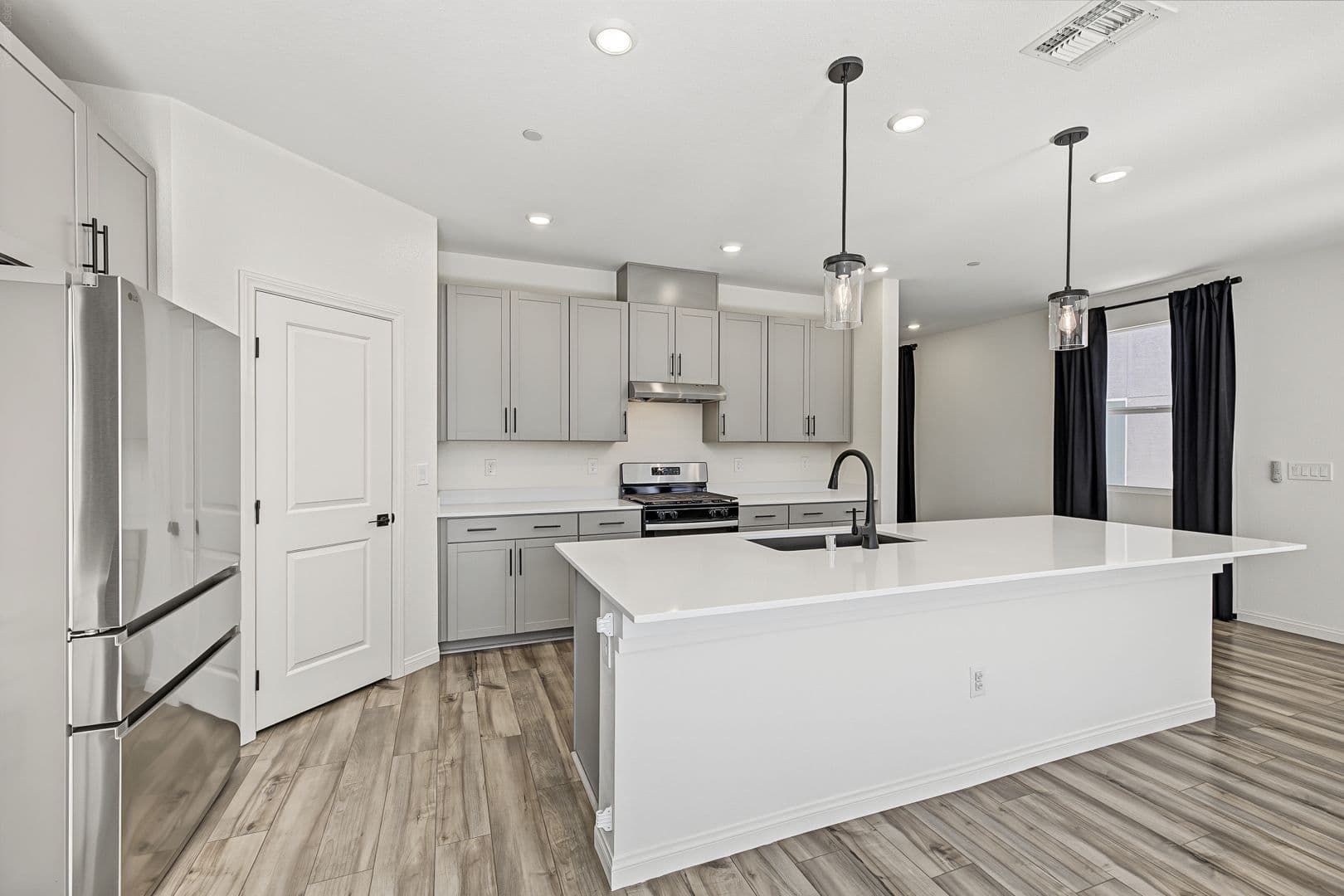 Las Vegas House: 10207 Canyon Mantle St