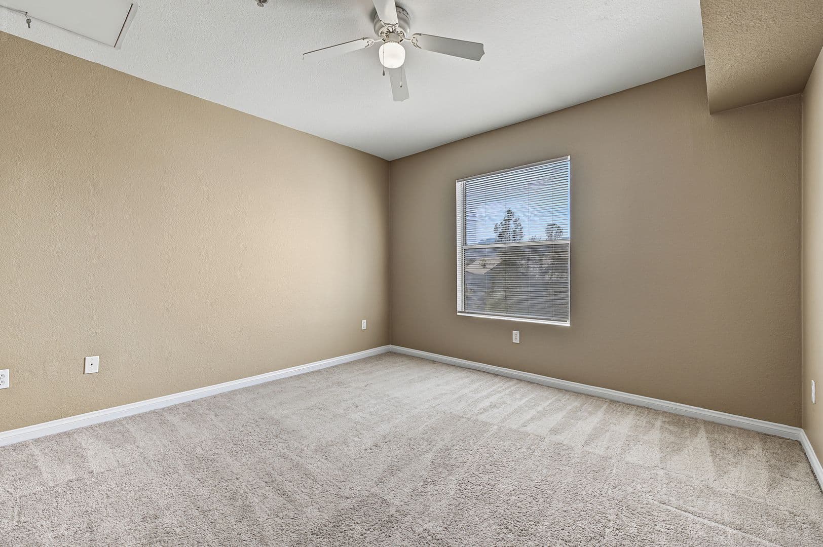 LAS VEGAS House: 6955 N DURANGO #3082