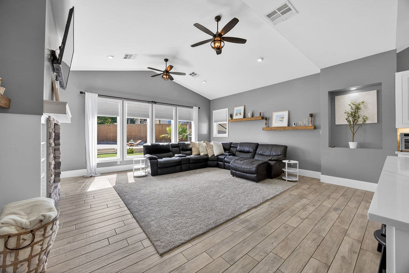 Las Vegas House: 5865 Egan Crest Dr