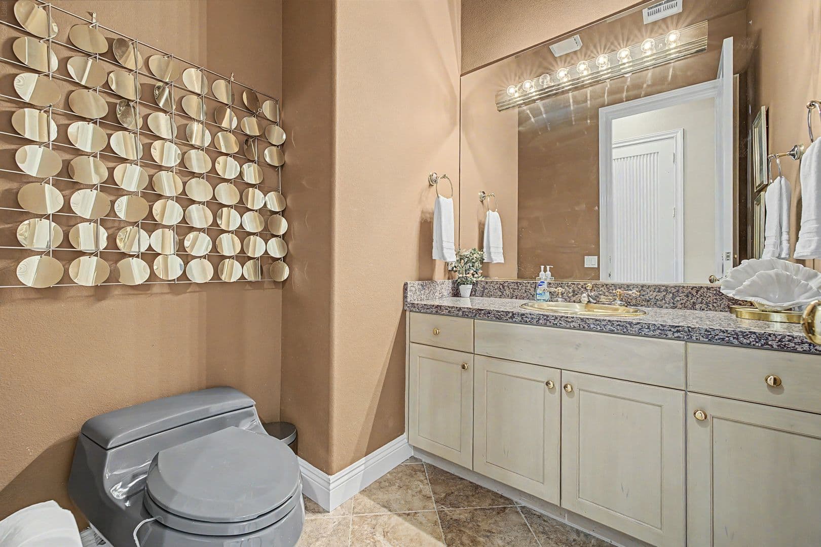 LAS VEGAS House: 1105 BROADMOOR AVE