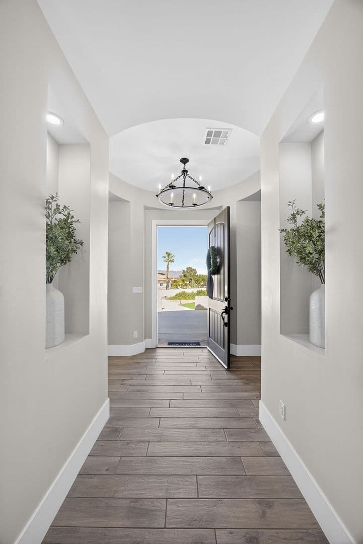 Las Vegas House: 5865 Egan Crest Dr