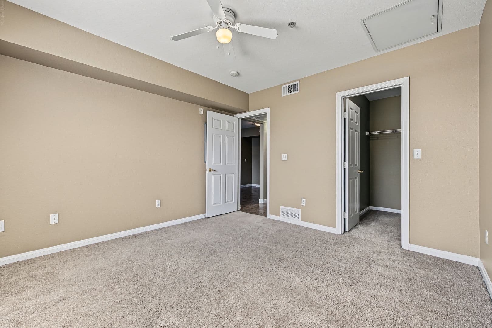 LAS VEGAS House: 6955 N DURANGO #3082