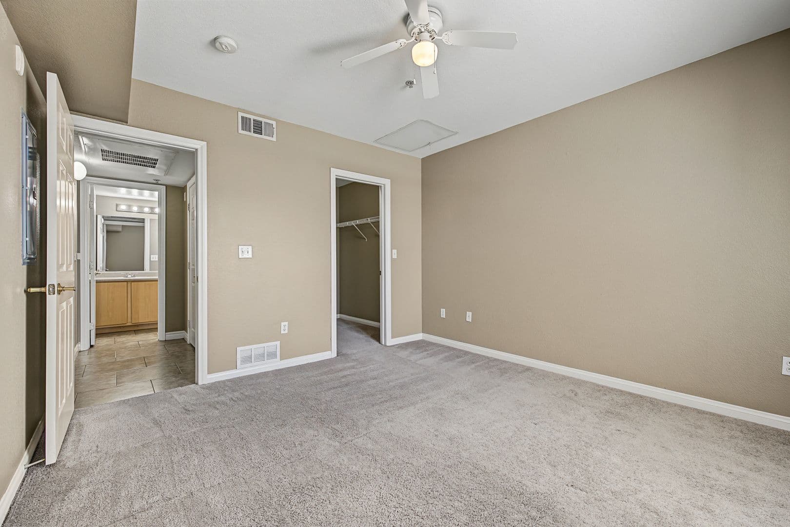 LAS VEGAS House: 6955 N DURANGO #3082