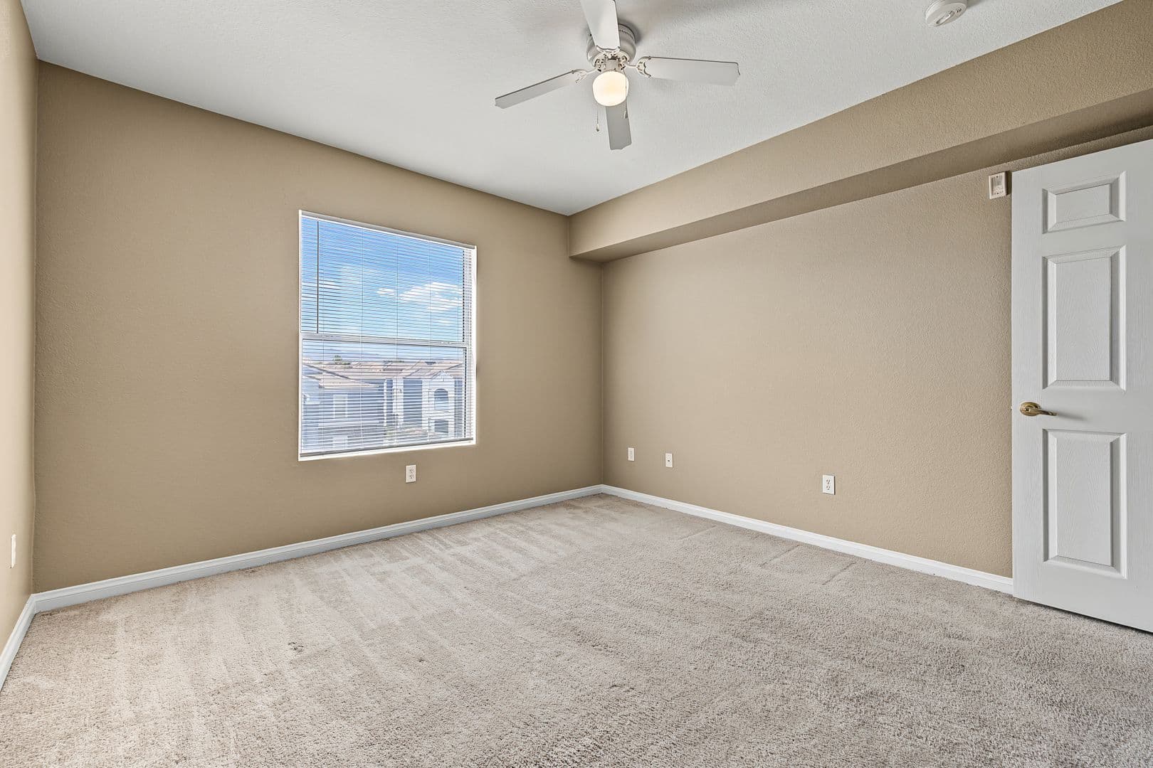 LAS VEGAS House: 6955 N DURANGO #3082
