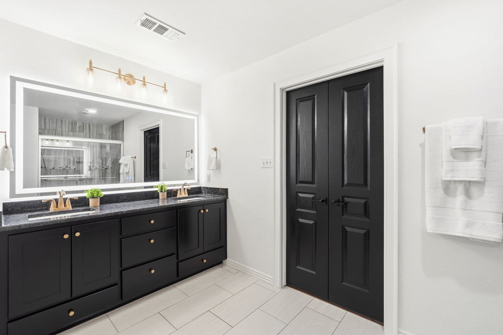 Fort Smith House: 8912 Wildwood Way