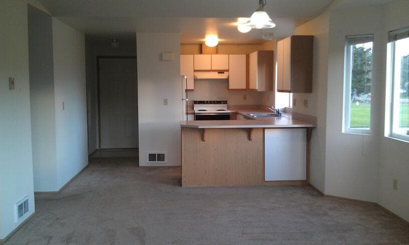 Oak Harbor House: 537 NE Ellis Way  #D201