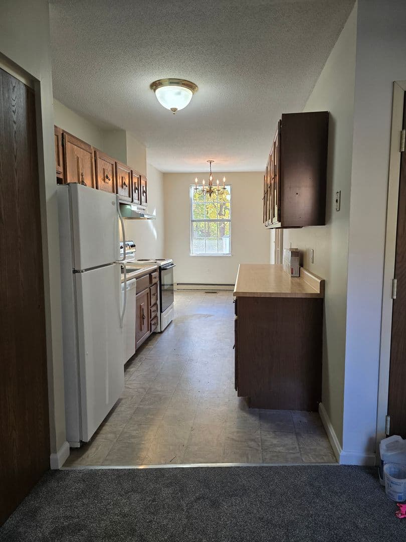 Milford Apartment: 31 Clinton Street