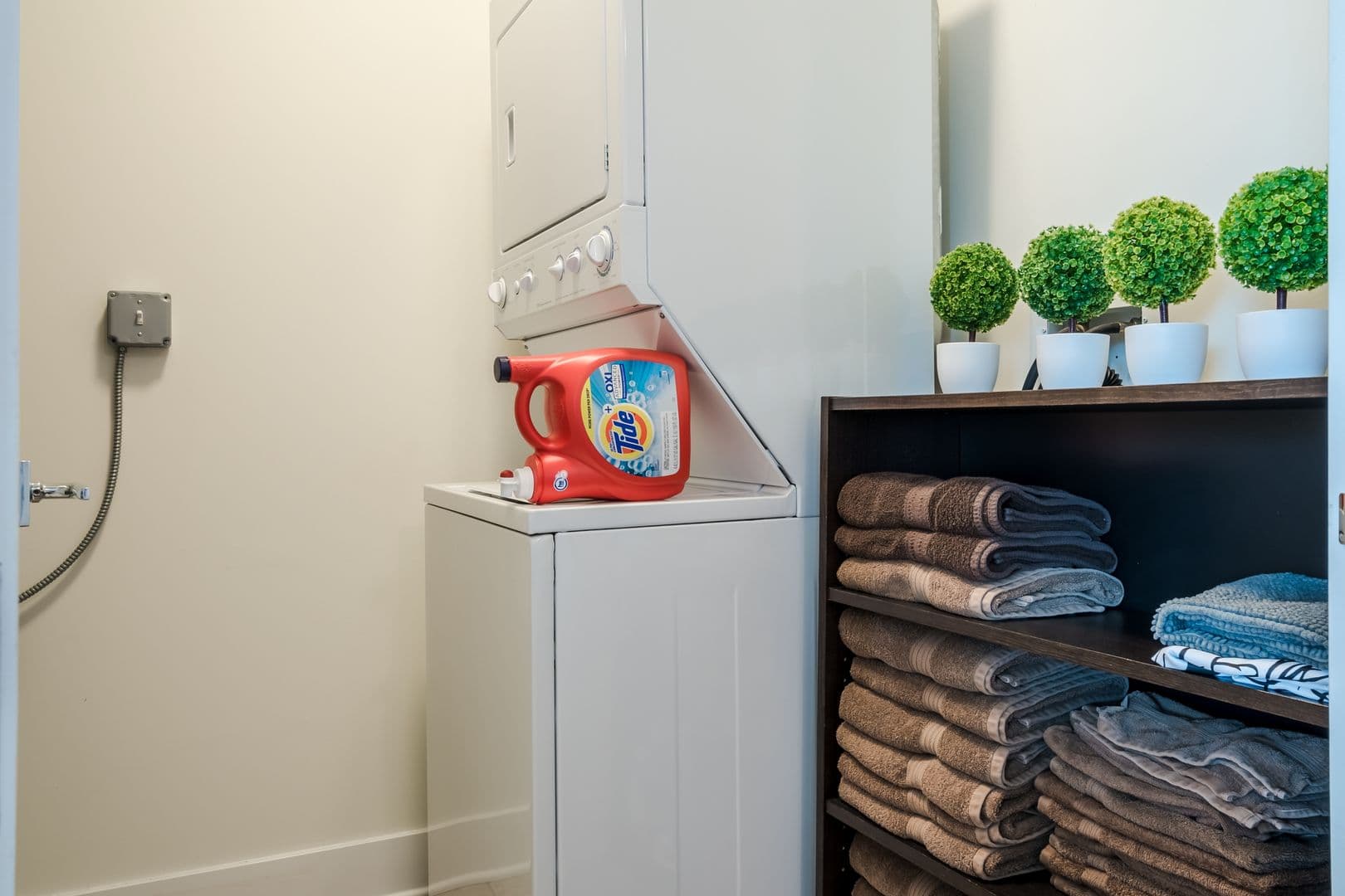 Chicago Apartment: 1624 W Division St. Unit 210