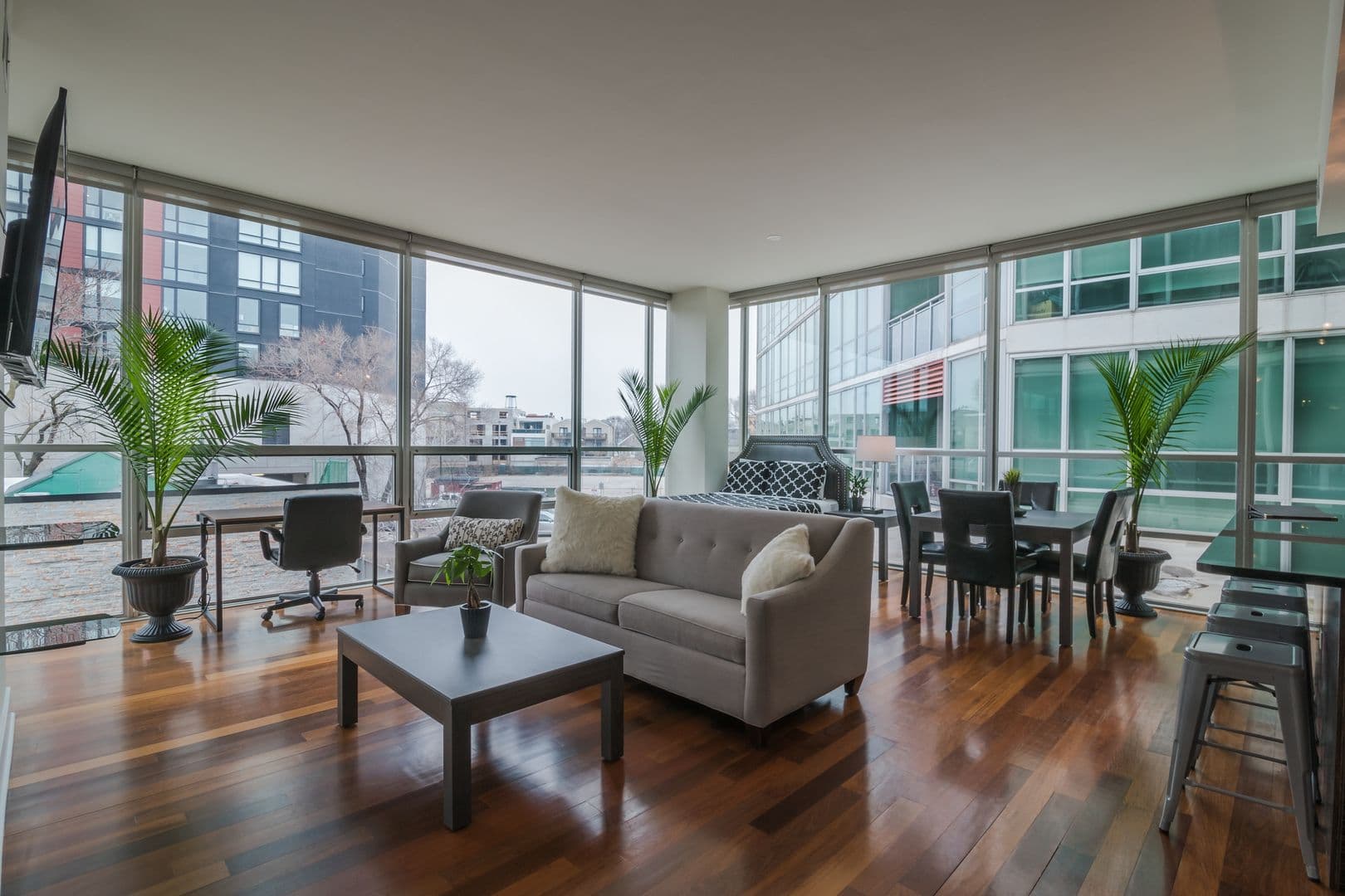 Chicago Apartment: 1624 W Division St. Unit 210