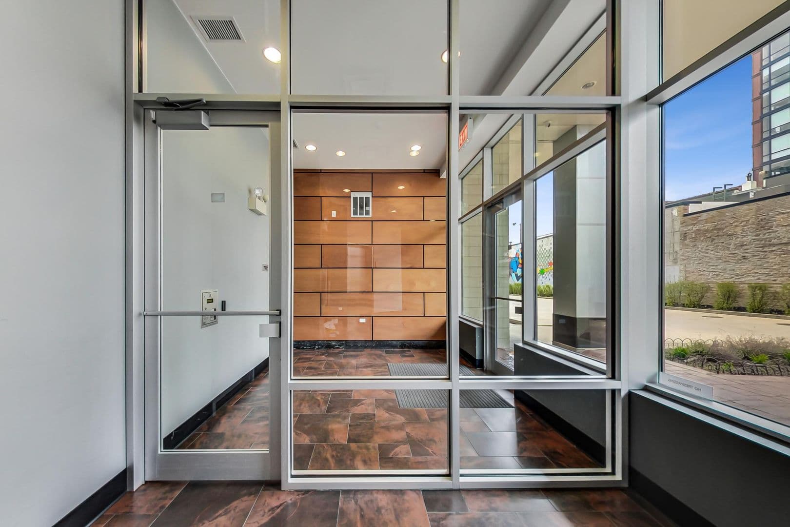 Chicago Apartment: 1624 W Division St. Unit 210