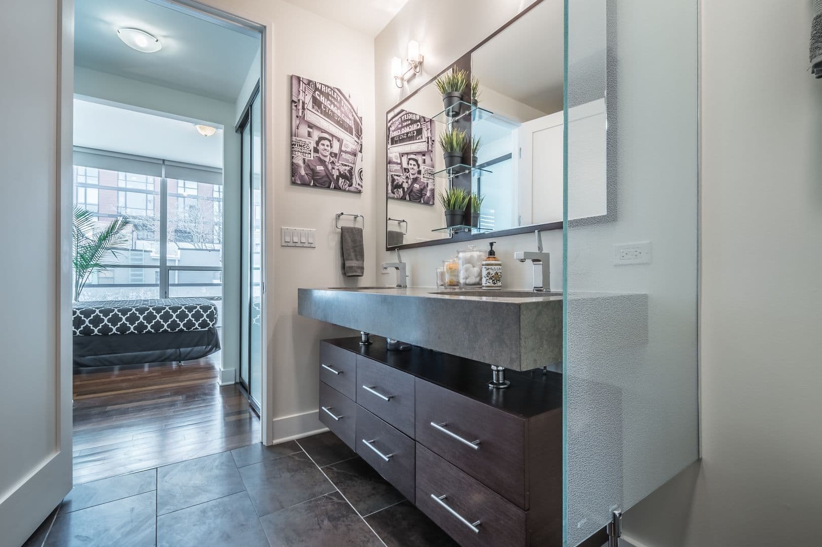Chicago Apartment: 1624 W Division St. Unit 210